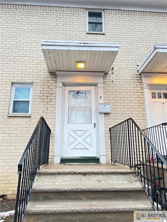 406 Cranbury Rd Apt 7 #7 - Photo 2 of 26