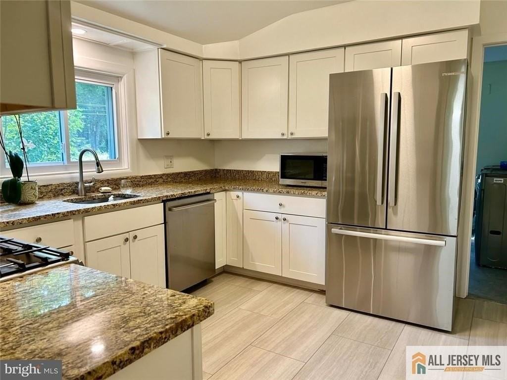 28 Pardoe Rd - Photo 2 of 14
