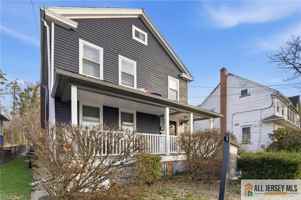 featured image of 29 Grant St Unit 1 #1