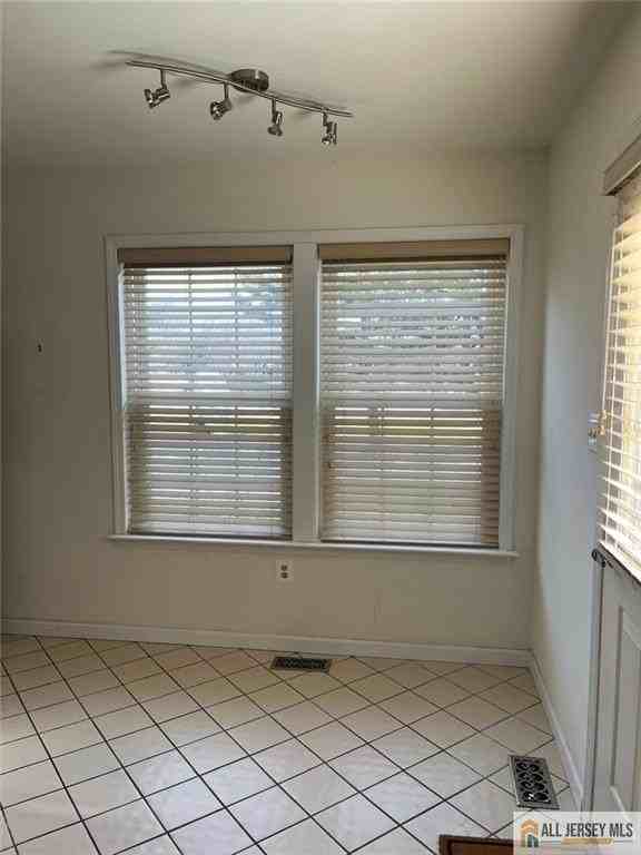 27 Benjamin Franklin Dr Unit C #C - Photo 2 of 18