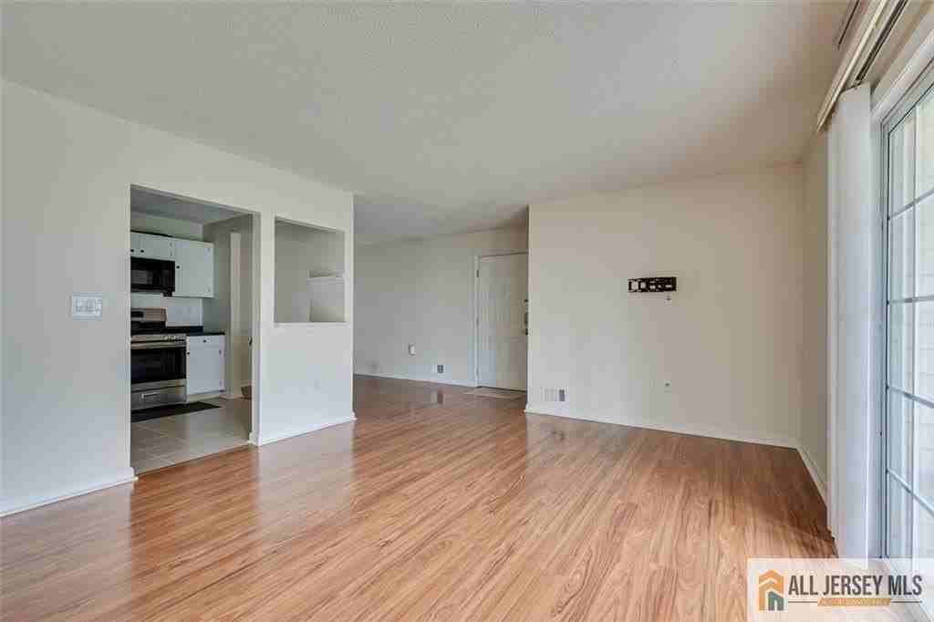 69 Amberly Ct Unit 165 - Photo 5 of 18