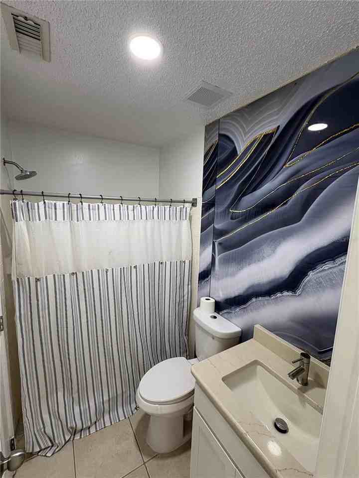 1053 Scott St - Photo 6 of 12