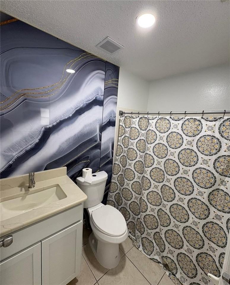 1053 Scott St - Photo 7 of 12