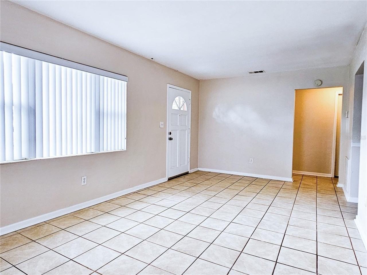 1917 Casco St - Photo 4 of 17