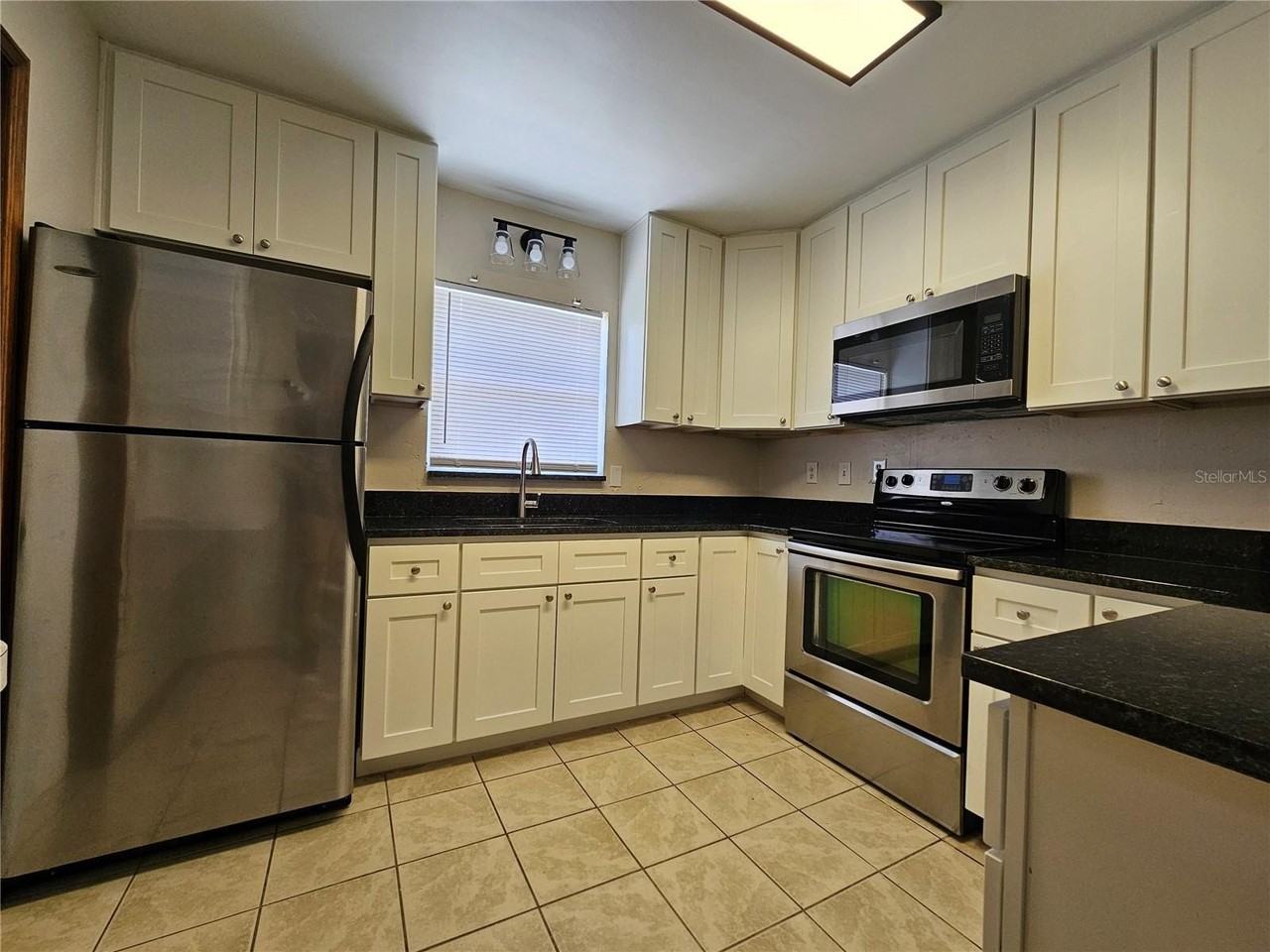 1917 Casco St - Photo 7 of 17