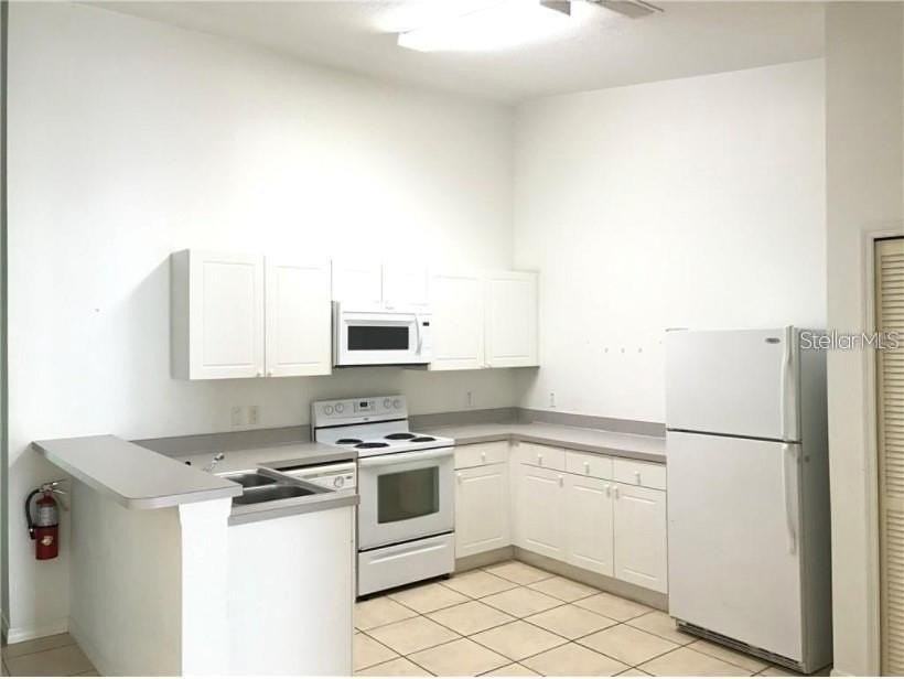 2792 Club Cortile Cir #B - Photo 2 of 11