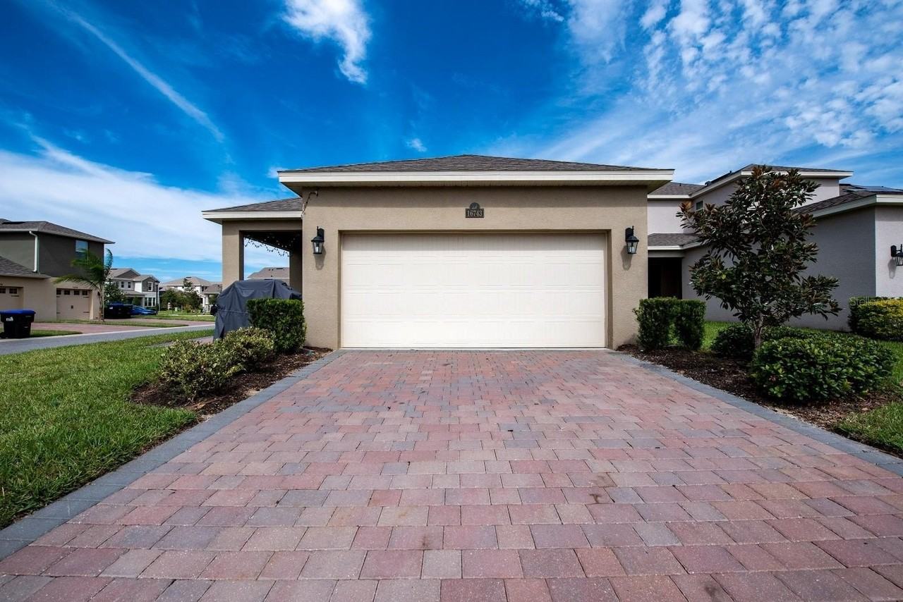 16743 Herongate Dr - Photo 4 of 39