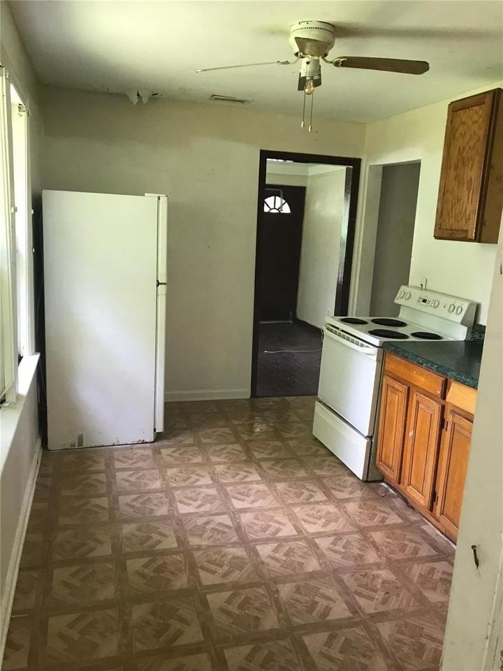 1250 W 27th St - Photo 2 of 8