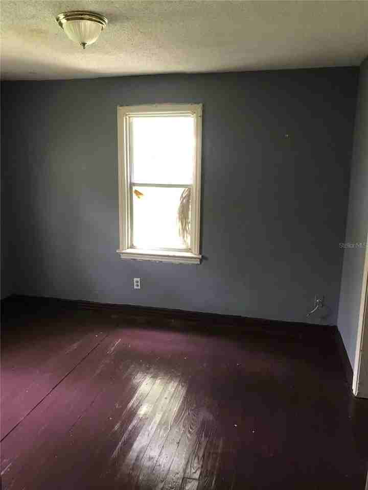 1250 W 27th St - Photo 4 of 8