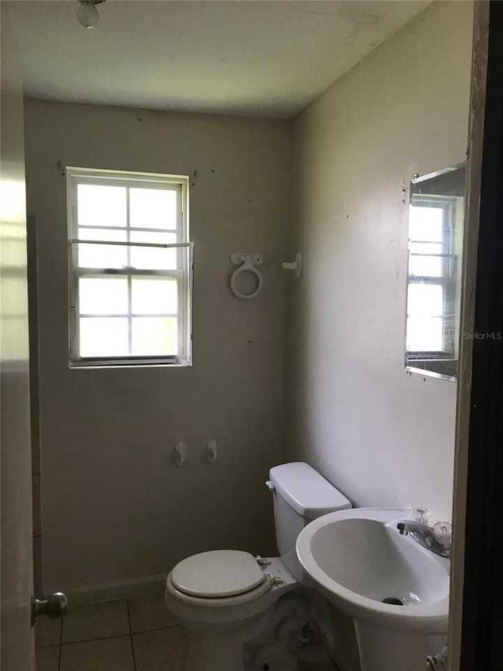 1250 W 27th St - Photo 6 of 8