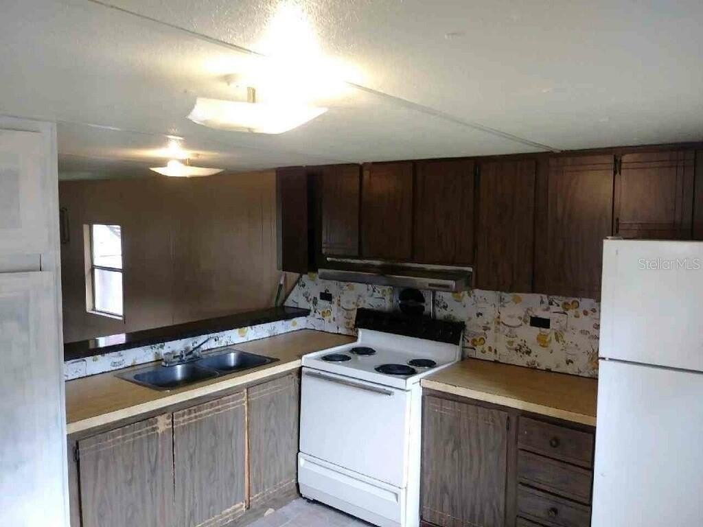 805 Peters St - Photo 2 of 8