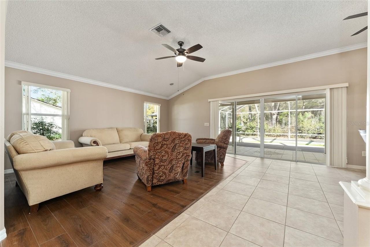 1205 Bower Ln - Photo 4 of 21