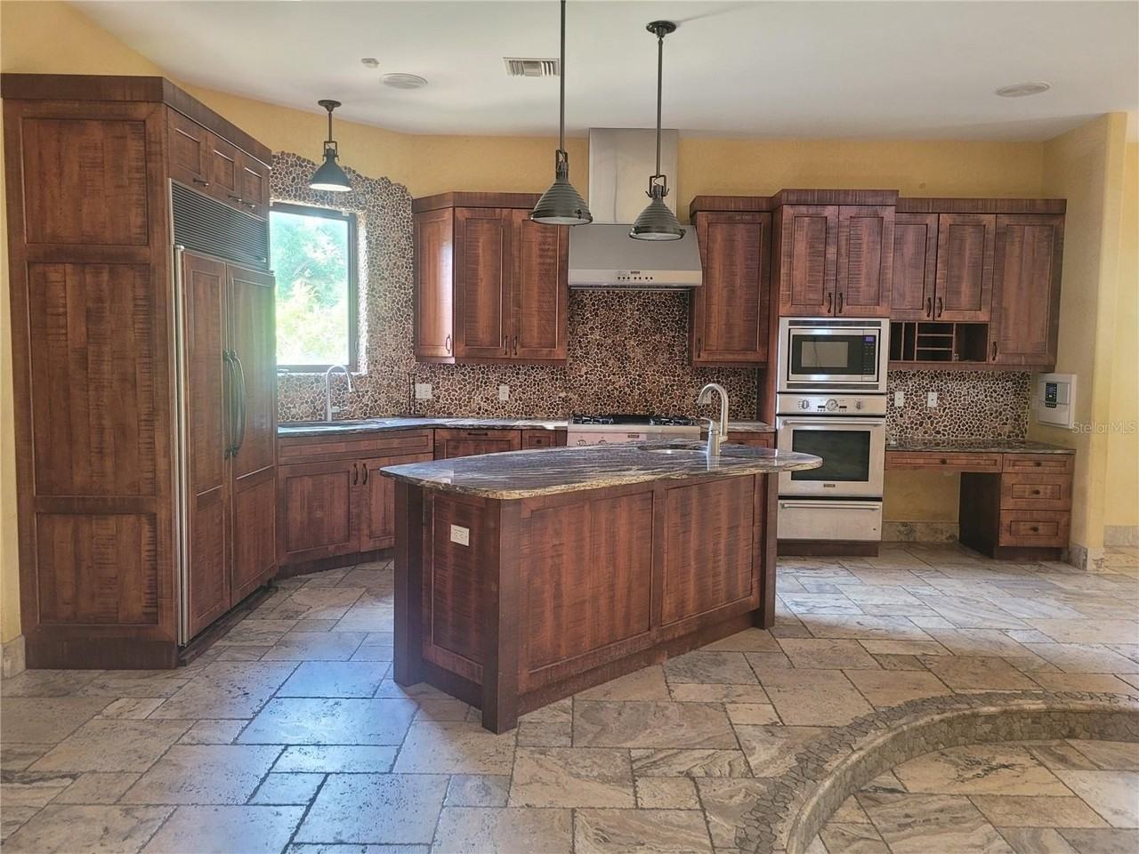 1953 Freedom Dr - Photo 5 of 50