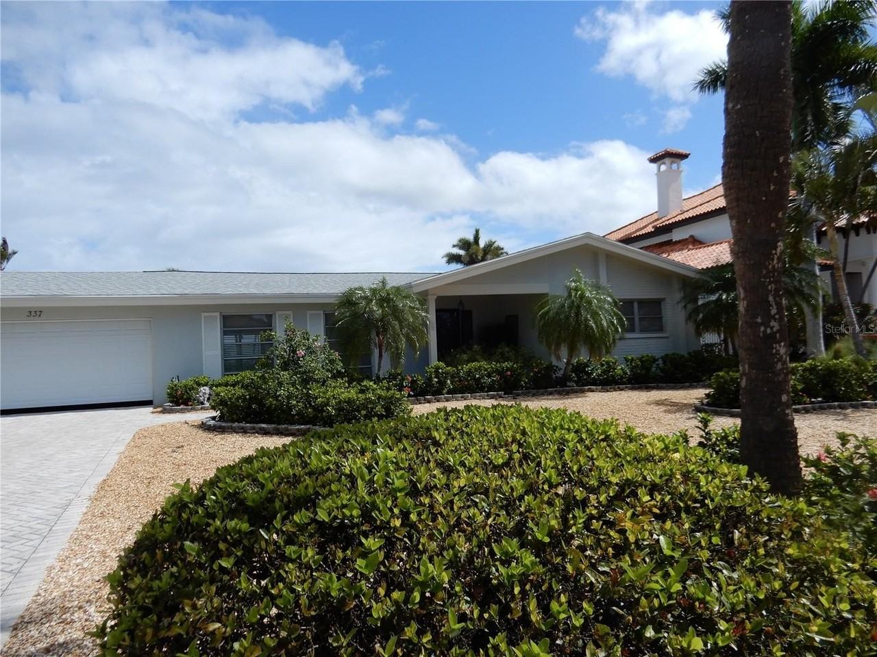 337 1st St W - Photo 3 of 26