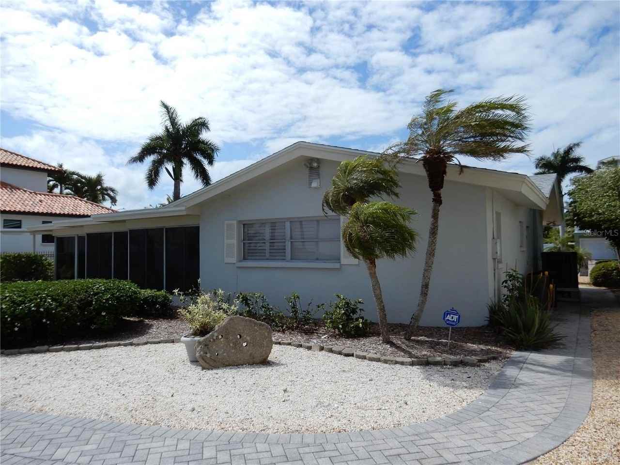 337 1st St W - Photo 7 of 26