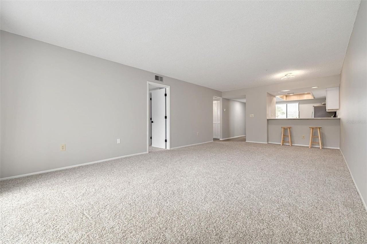 218 Caryl Way - Photo 6 of 31