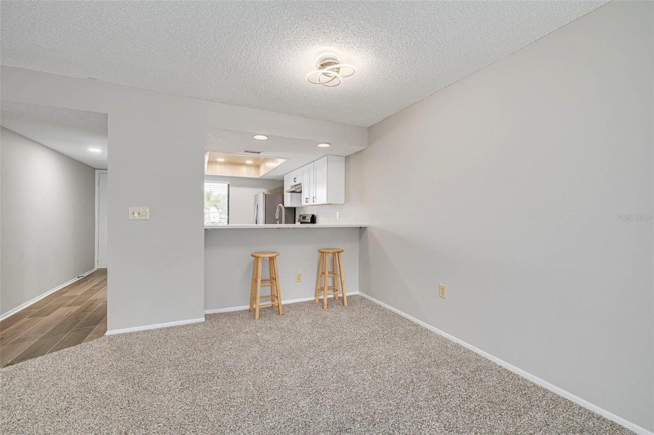 218 Caryl Way - Photo 7 of 31