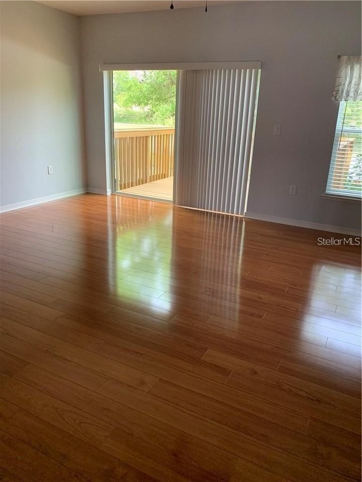 3882 Hampstead Ln - Photo 4 of 9