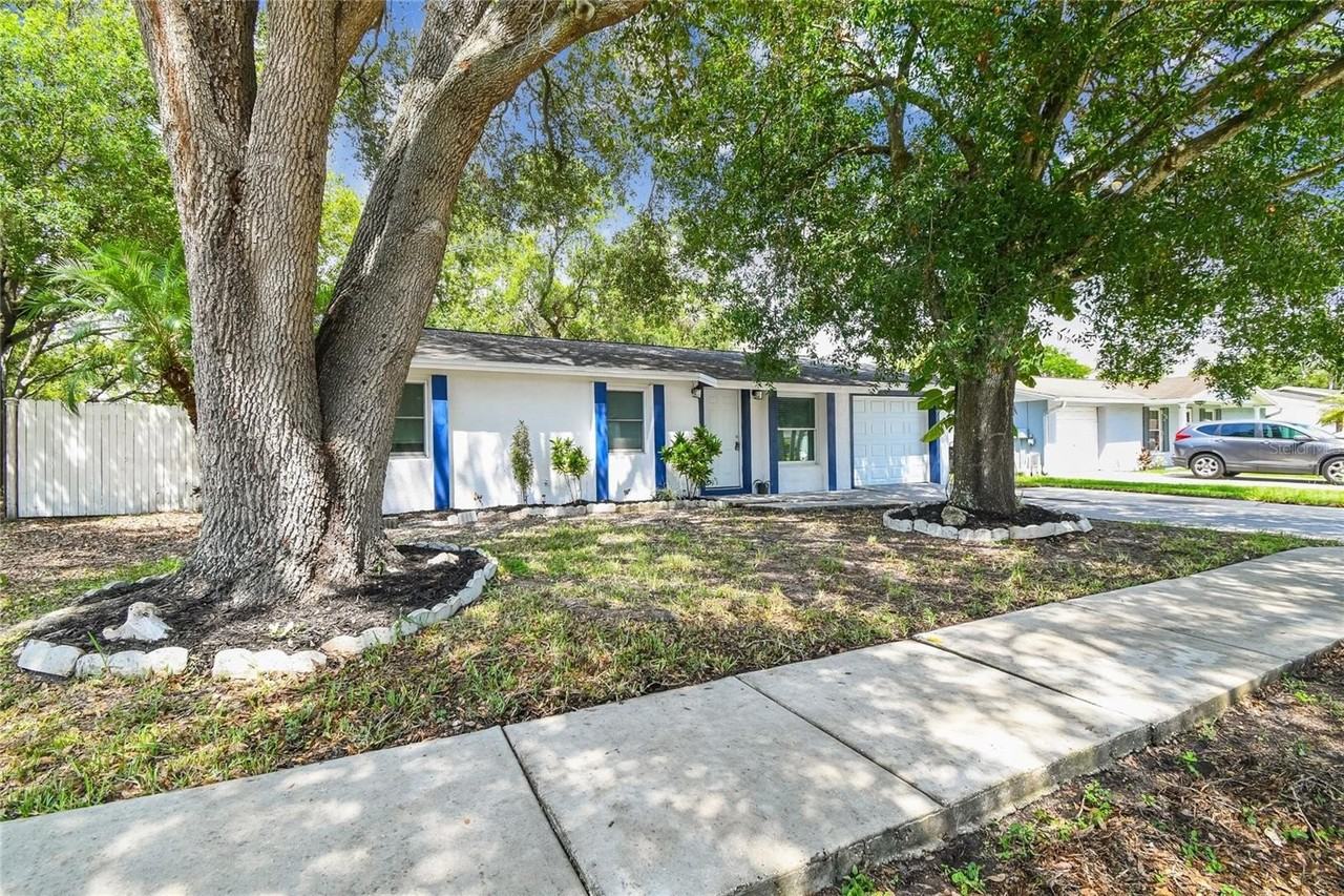 3679 Sugarcreek Dr - Photo 3 of 39