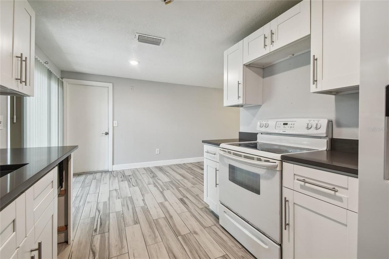 3679 Sugarcreek Dr - Photo 6 of 39