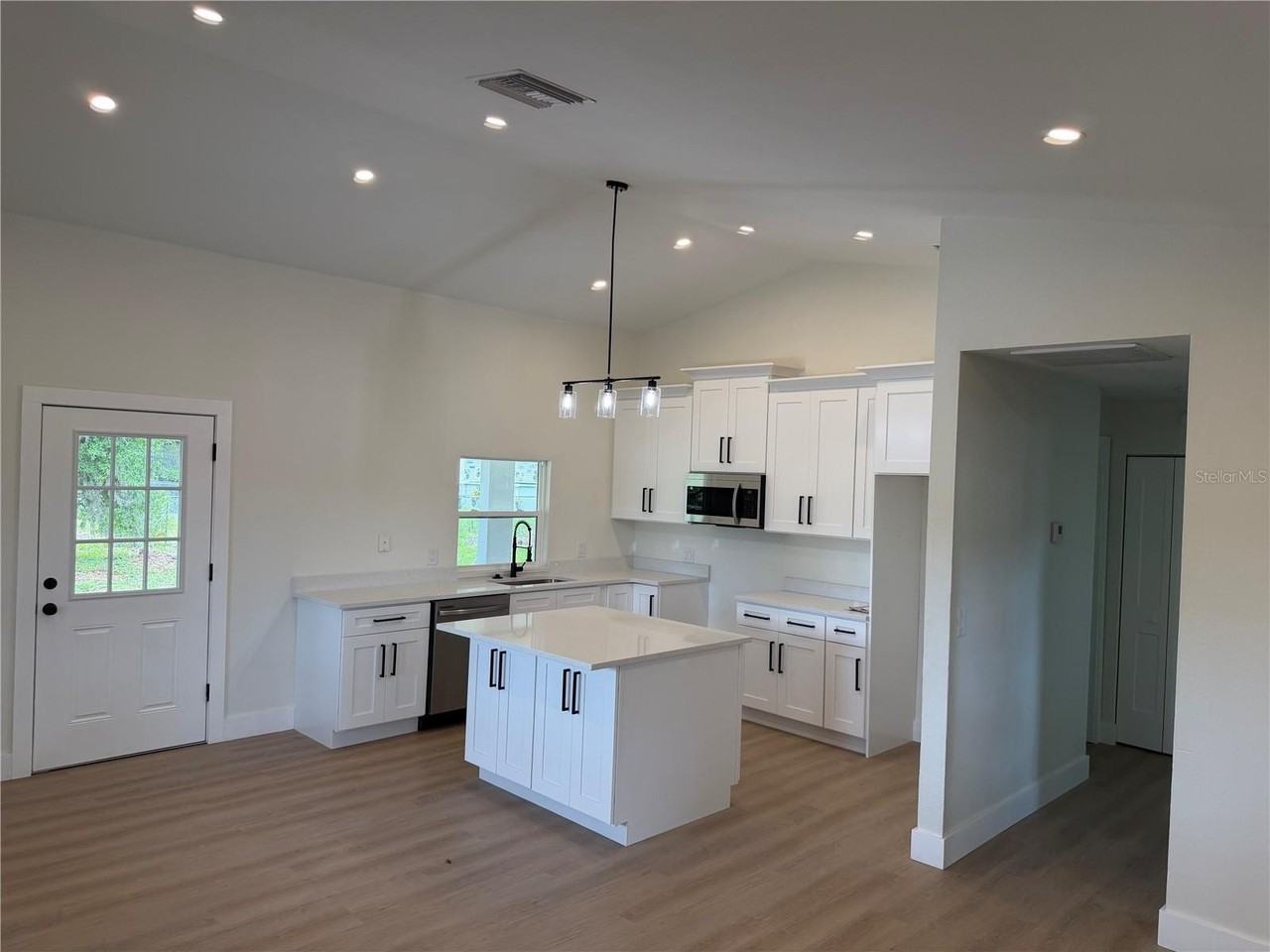 17936 State Road 52 - Photo 4 of 22