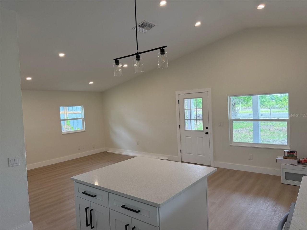 17936 State Road 52 - Photo 5 of 22