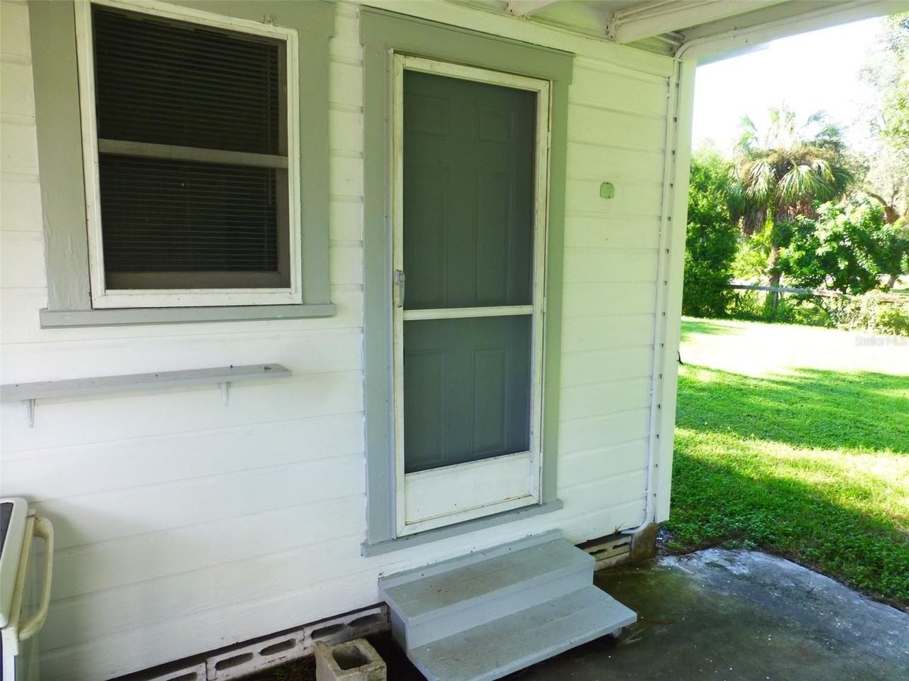 2007 Cemetery Rd - Photo 4 of 13