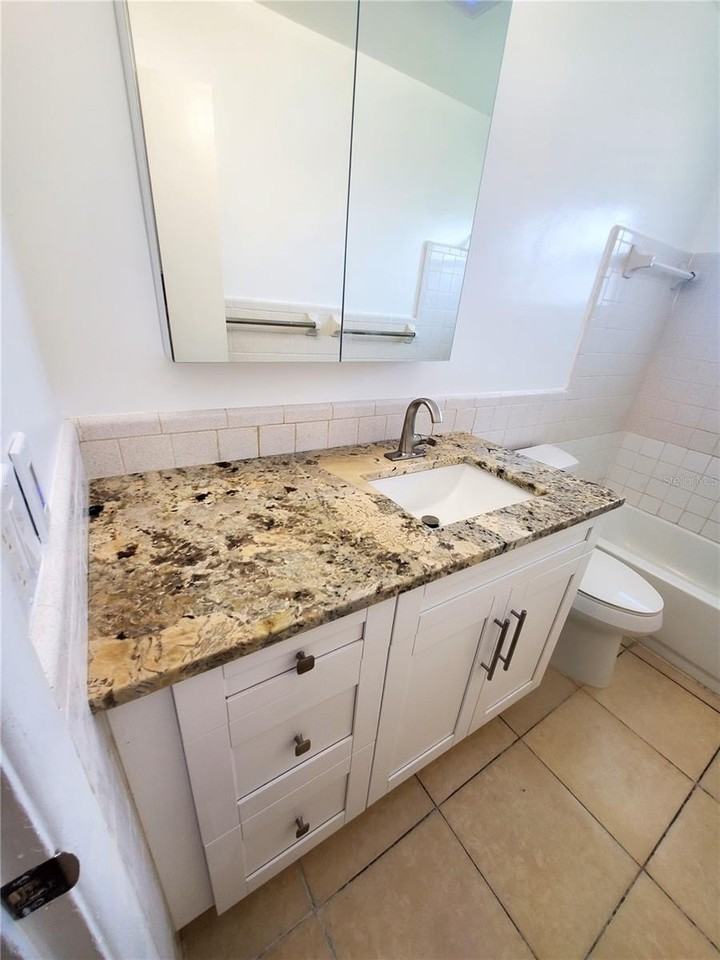 1020 70th St N - Photo 3 of 50