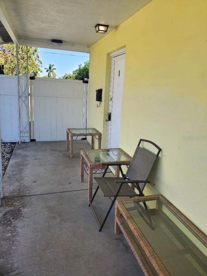 1020 70th St N - Photo 7 of 50