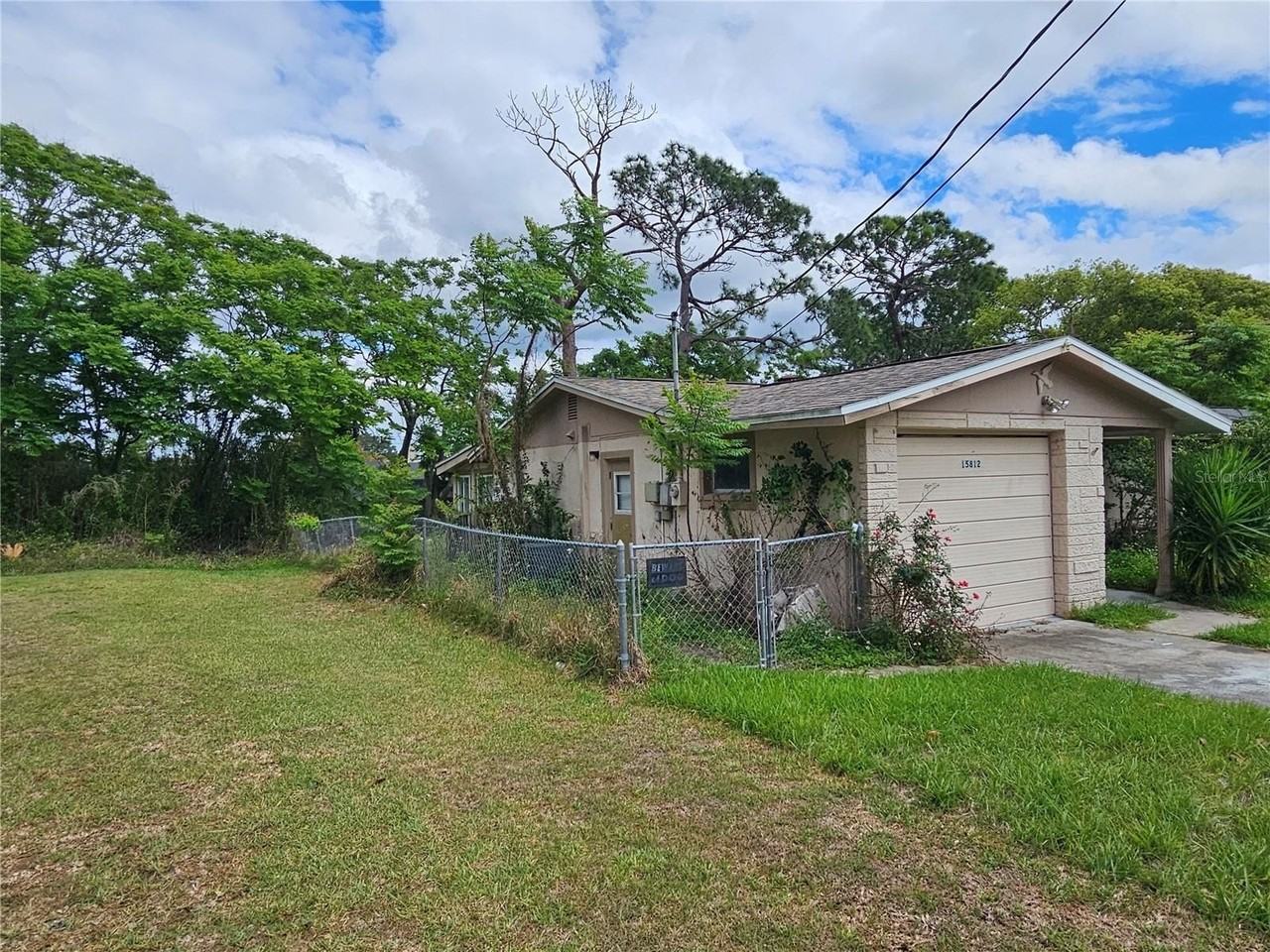 15812 Sea Pines Dr - Photo 2 of 20