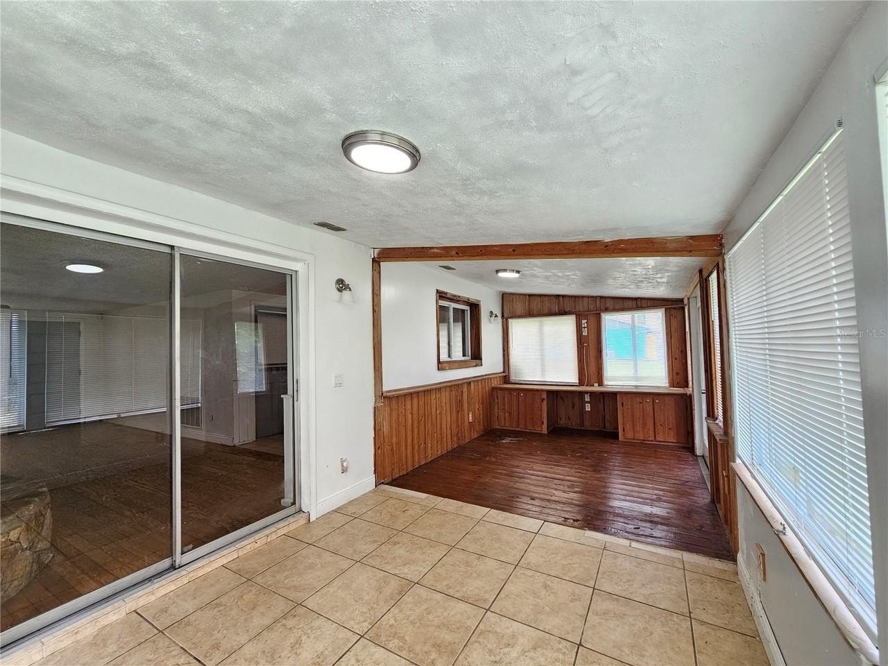 15812 Sea Pines Dr - Photo 7 of 20