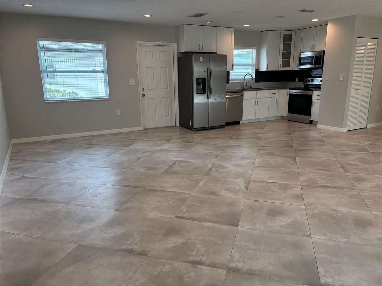 5839 Erin Ln S #A - Photo 4 of 17