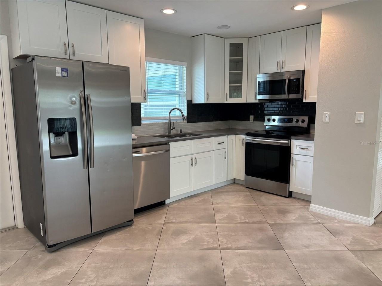 5839 Erin Ln S #A - Photo 5 of 17