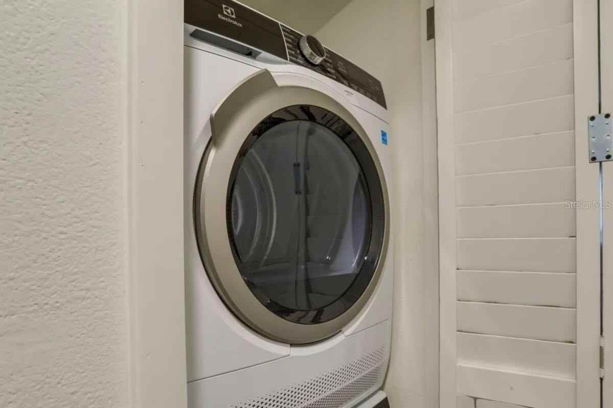 2110 Gulf Blvd #11 - Photo 7 of 11