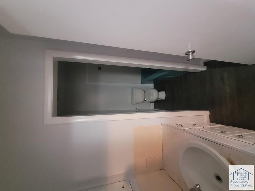 315 Spring Dr - Photo 2 of 6