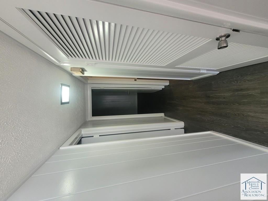 315 Spring Dr - Photo 3 of 6