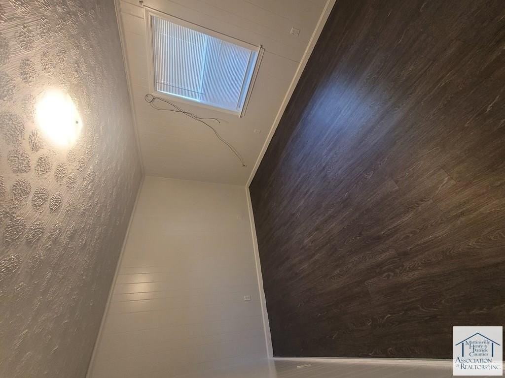 315 Spring Dr - Photo 4 of 6