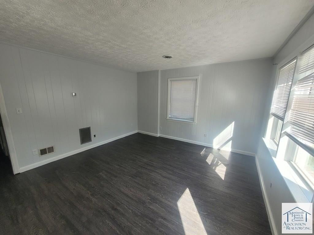 315 Spring Dr - Photo 6 of 6