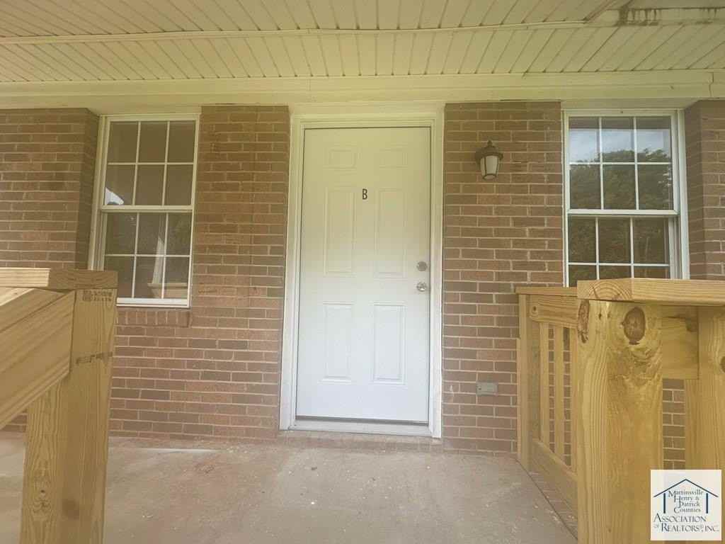 1110 Drewry Rd - Photo 2 of 13