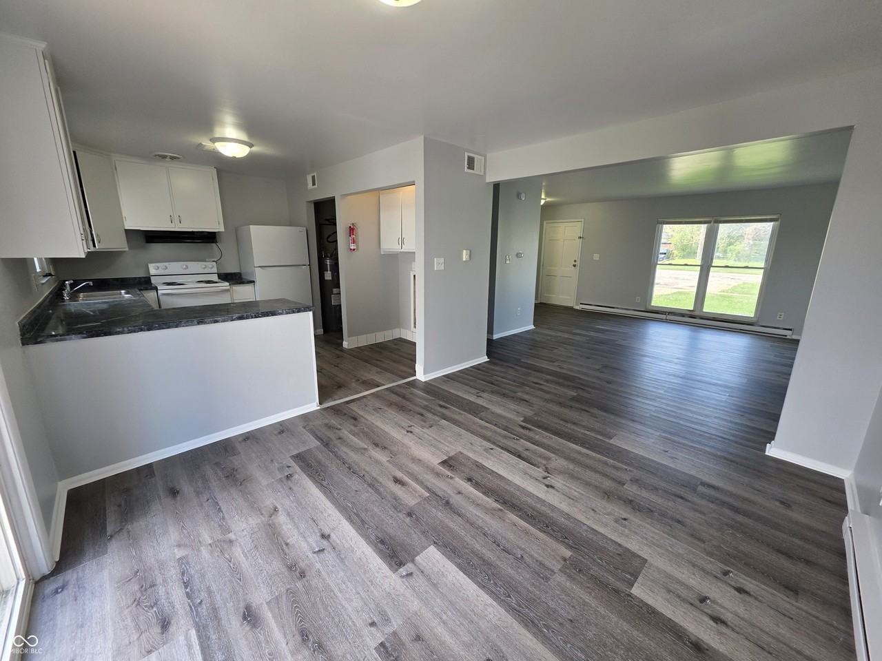 3829 Biscayne Rd - Photo 4 of 20