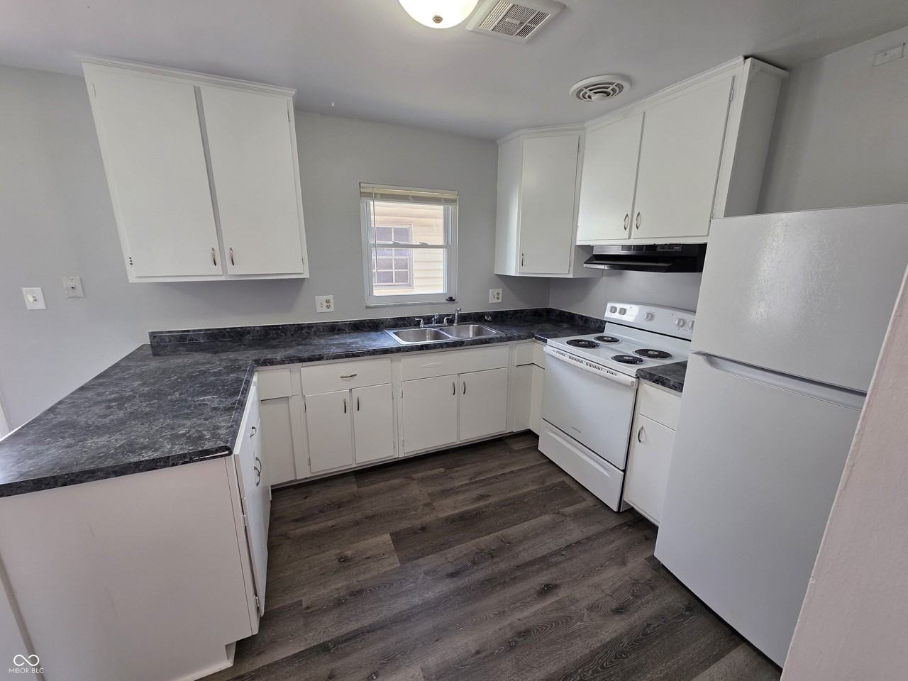 3829 Biscayne Rd - Photo 5 of 20