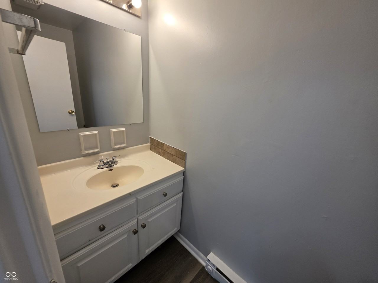 3829 Biscayne Rd - Photo 7 of 20