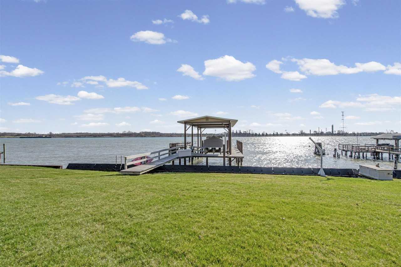 4583 Chamberlain St - Photo 2 of 38