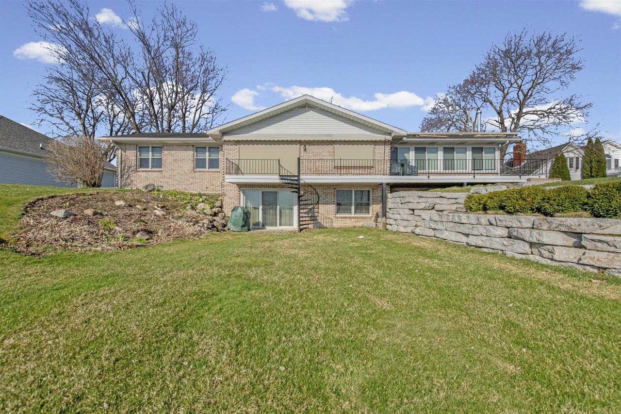 4583 Chamberlain St - Photo 3 of 38