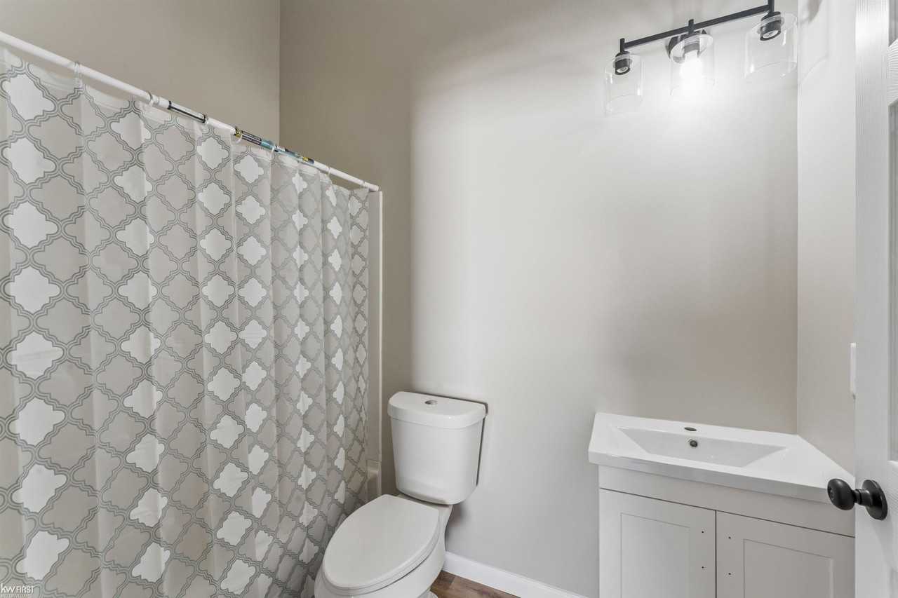 12003 N Saginaw St - Photo 7 of 8