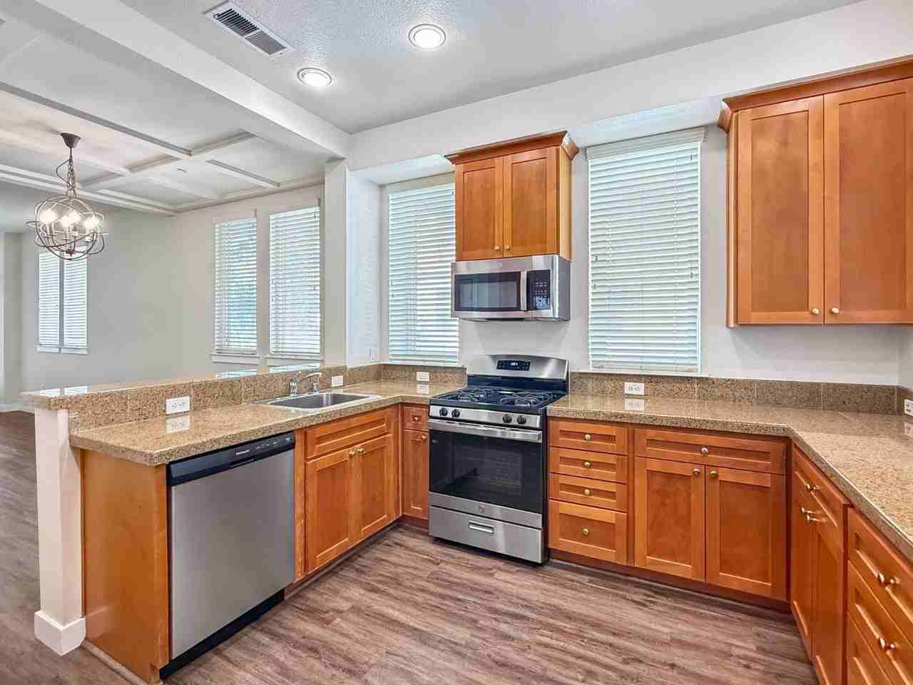 830 Frederick Cmns - Photo 6 of 39