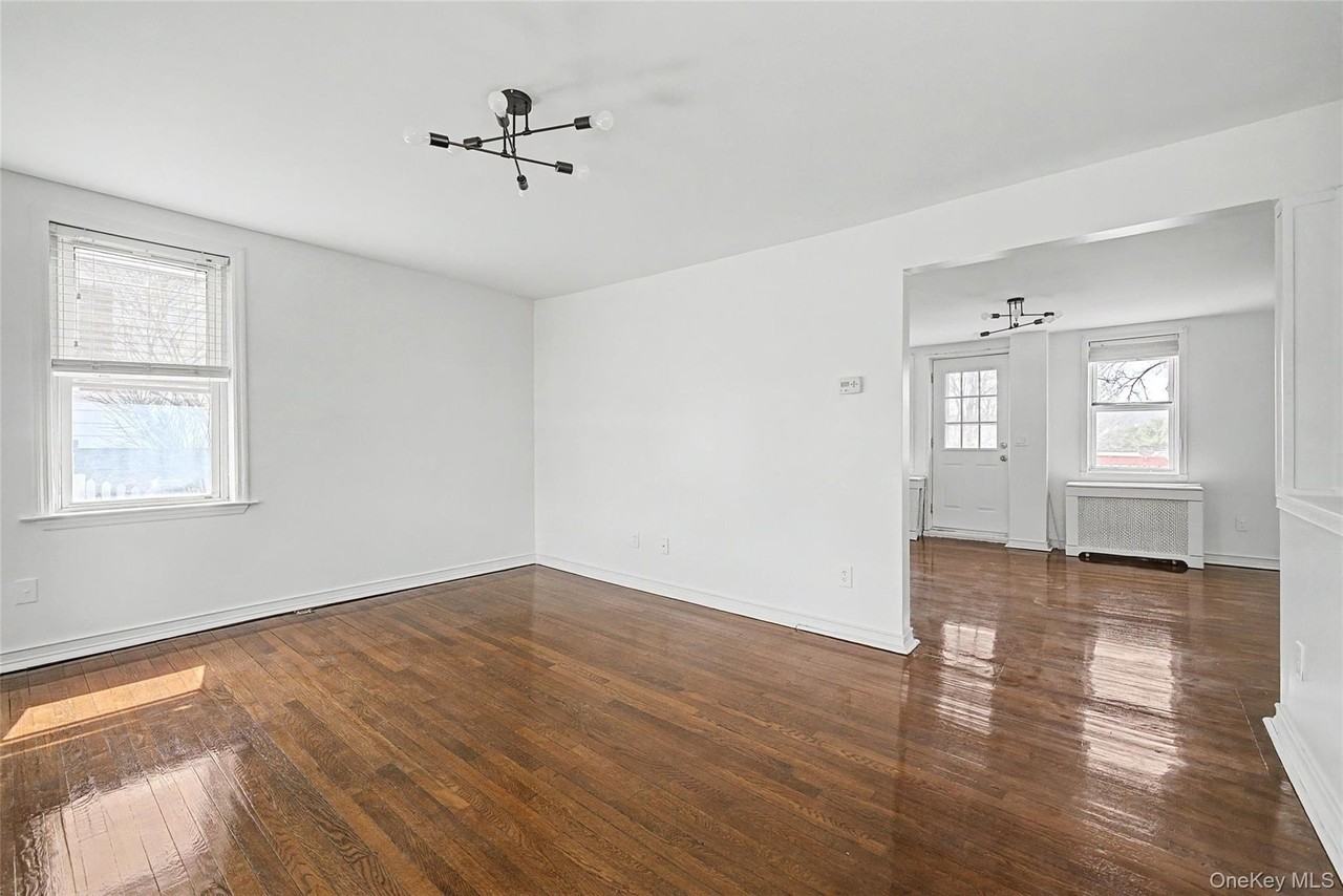 241 N Main St - Photo 4 of 27