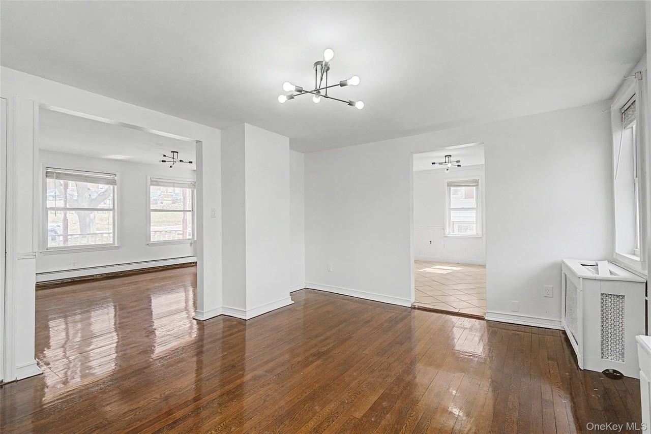 241 N Main St - Photo 7 of 27