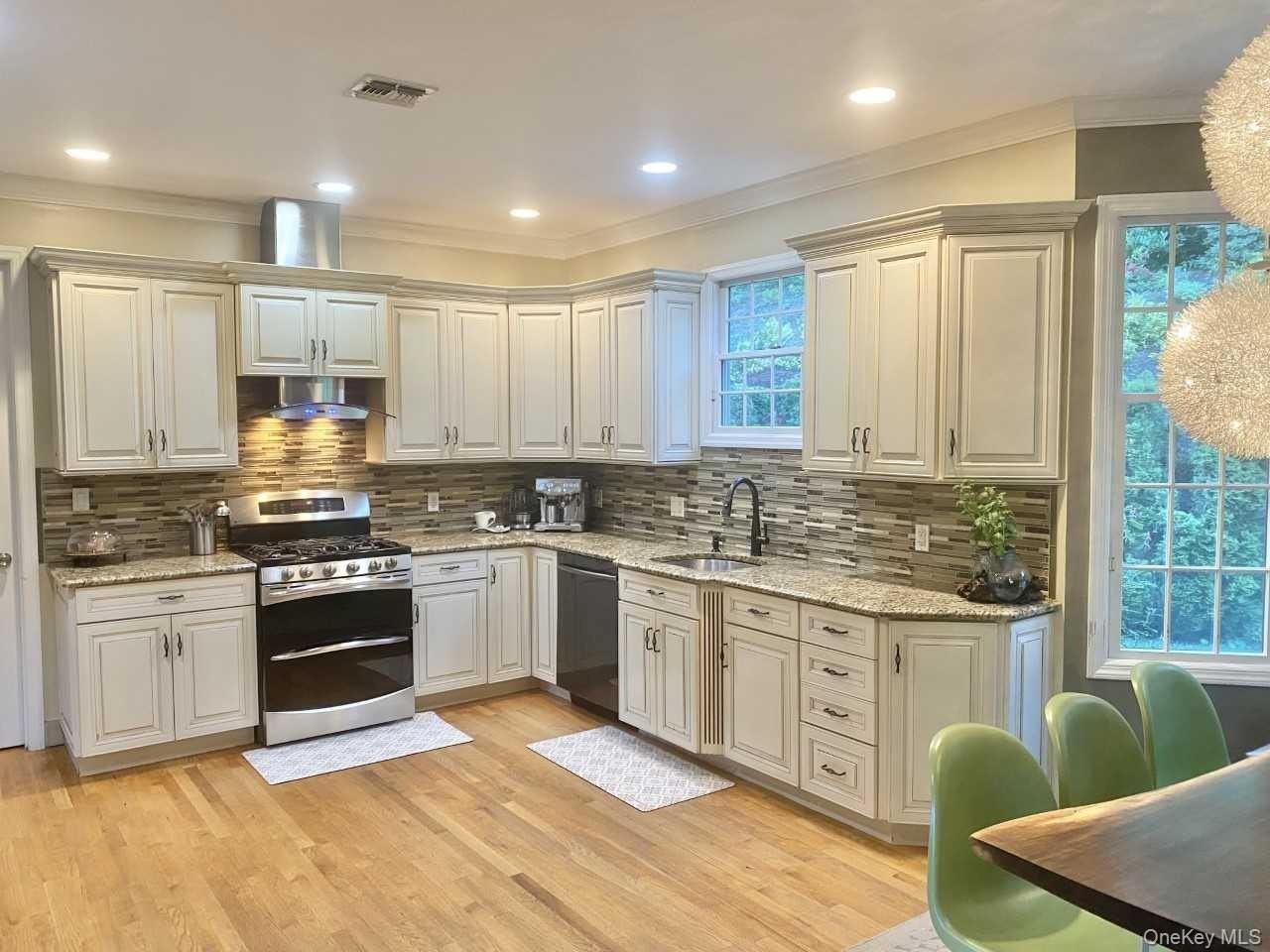 24 Wilafra Pl - Photo 4 of 45