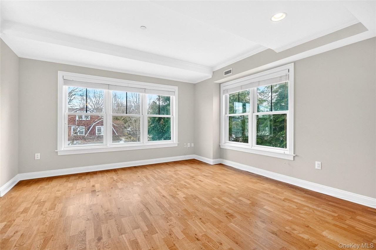 225 Stanley Ave #204 - Photo 6 of 40